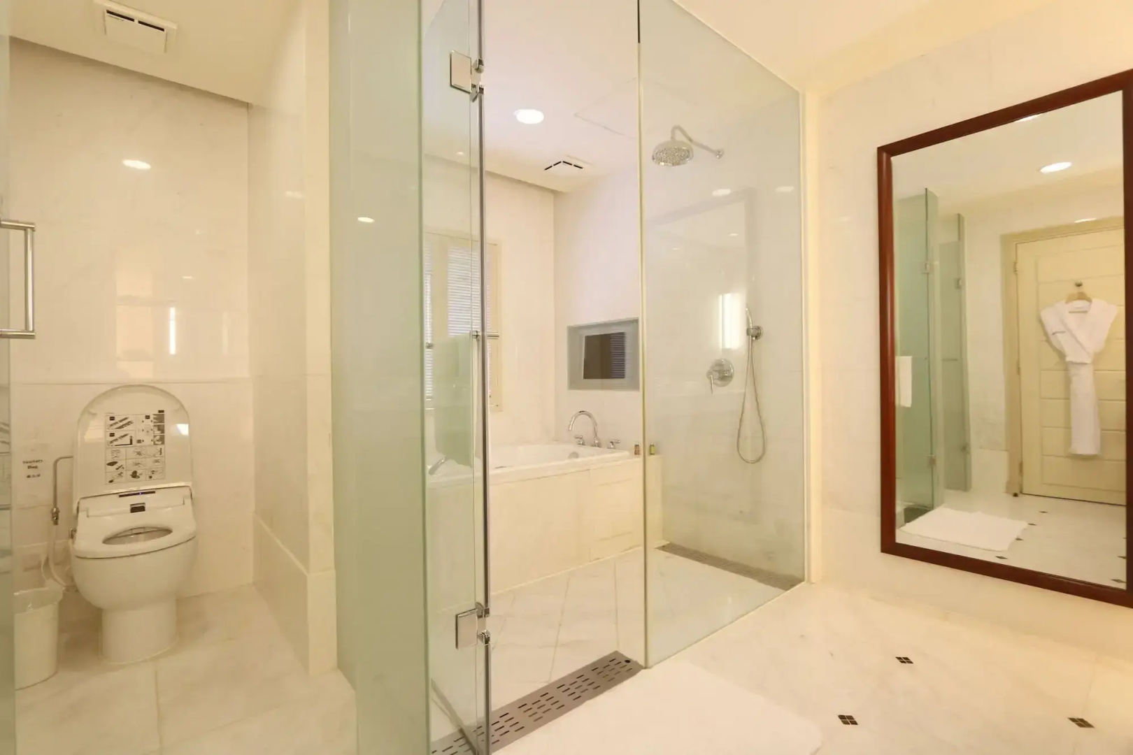 Photo - Grand Victoria Hotel