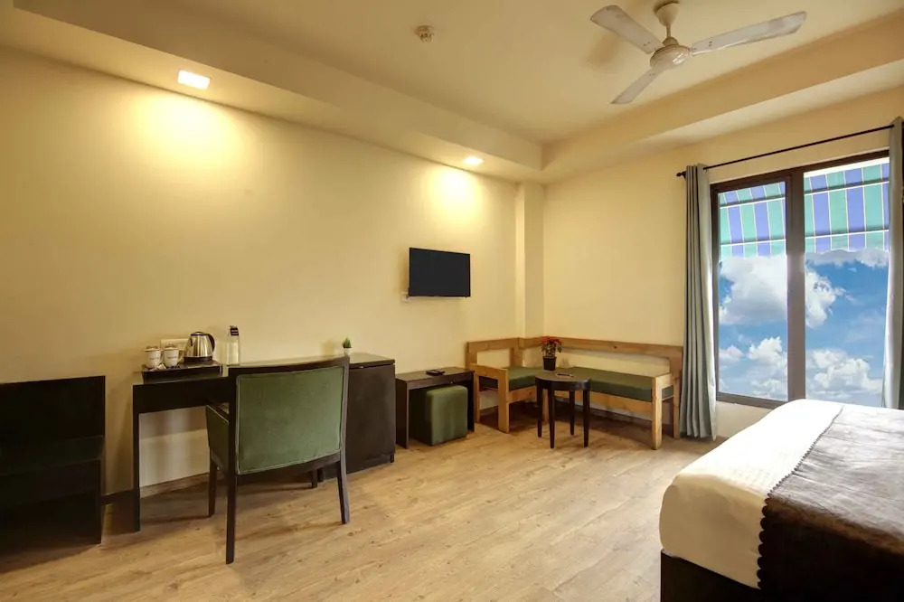 Photo - Saltstayz Select - Nehru Place & New Friends Colony