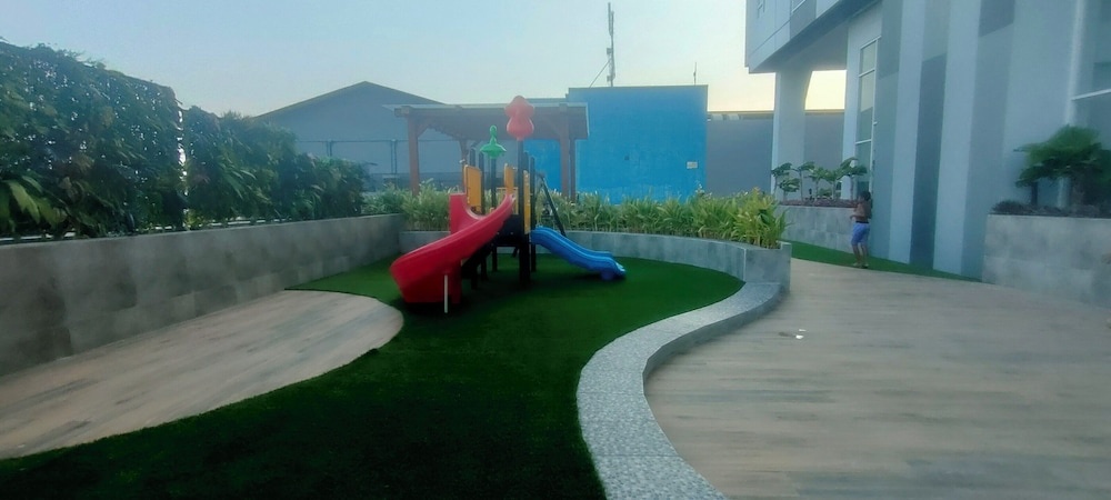 Modern Looking Studio Apartment At Suncity Residence