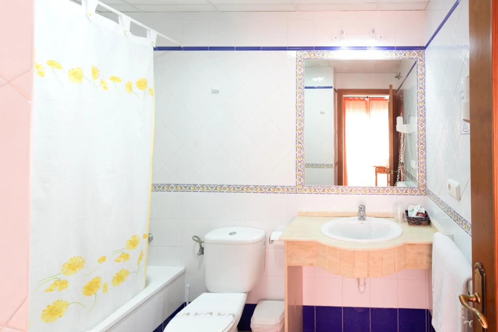 Photo - Hotel Oasis Atalaya