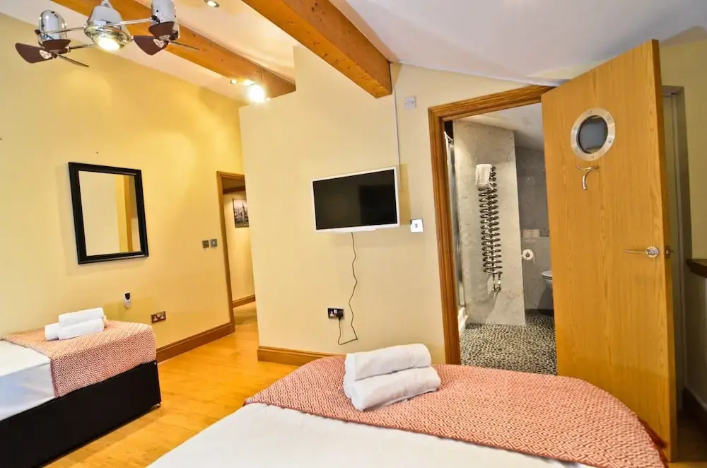 Photo - Thames View House Surrey Quays