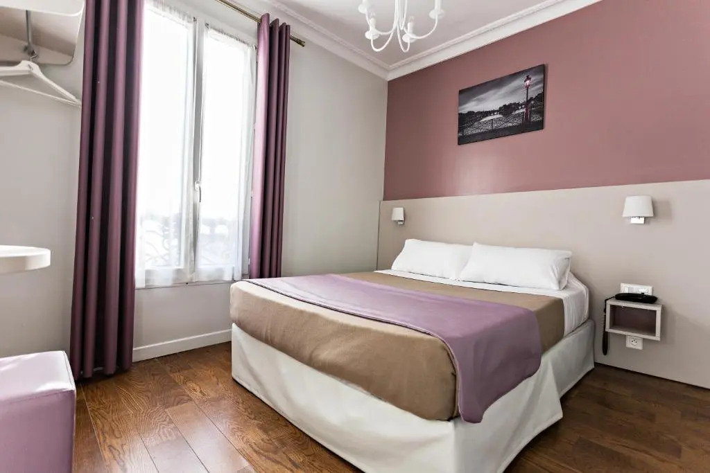 Photo - Modern Hotel