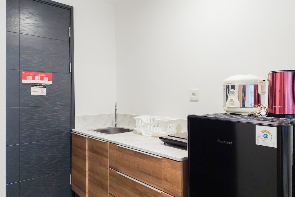 Modern Look Studio Room Collins Boulevard Apartment
