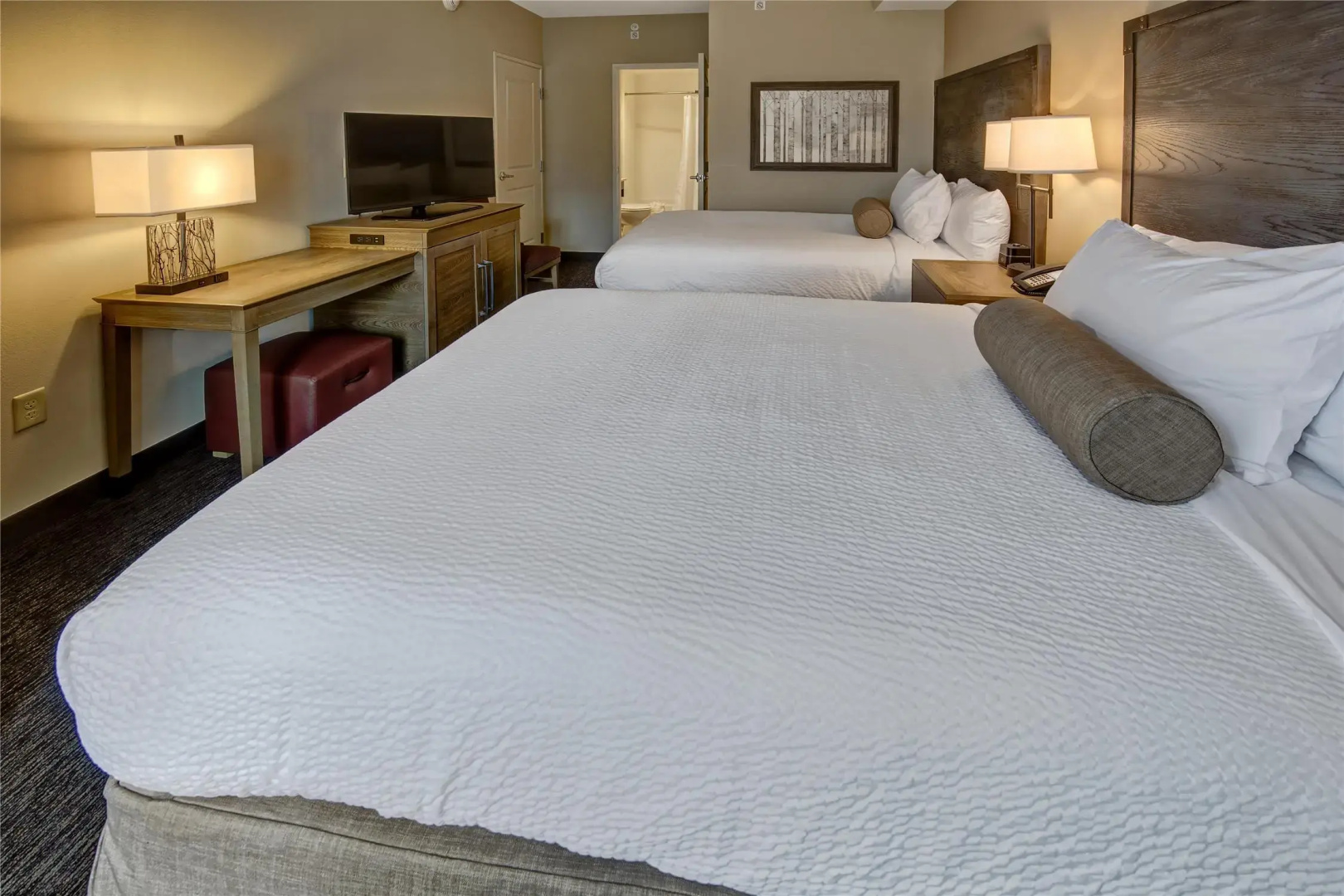 Photo - Black Fox Lodge Pigeon Forge, Tapestry Collection by Hilton