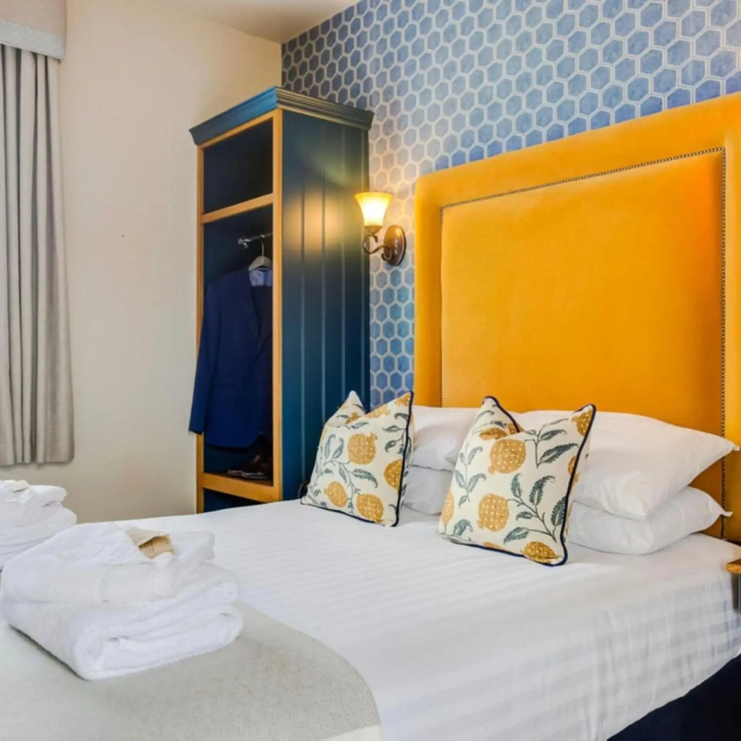 Photo - Thatchers Hotel