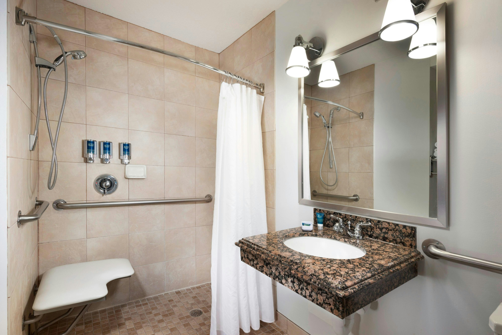 Photo - Four Points by Sheraton Kansas City Airport