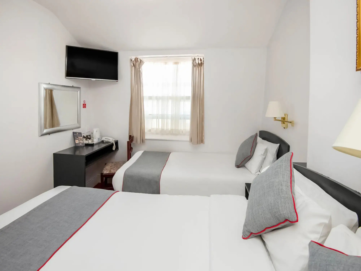 Foto - St George's Hotel