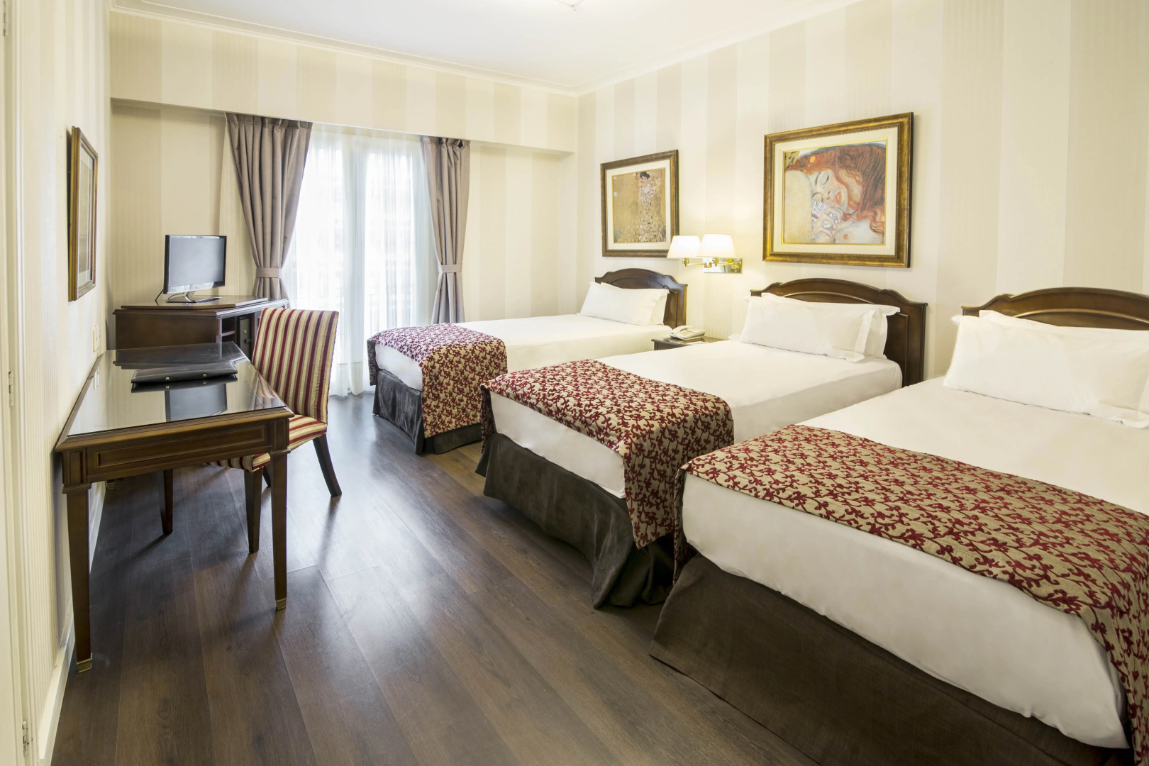 Photo - Claridge Hotel