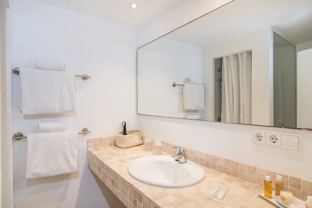 Photo - The Sea Club