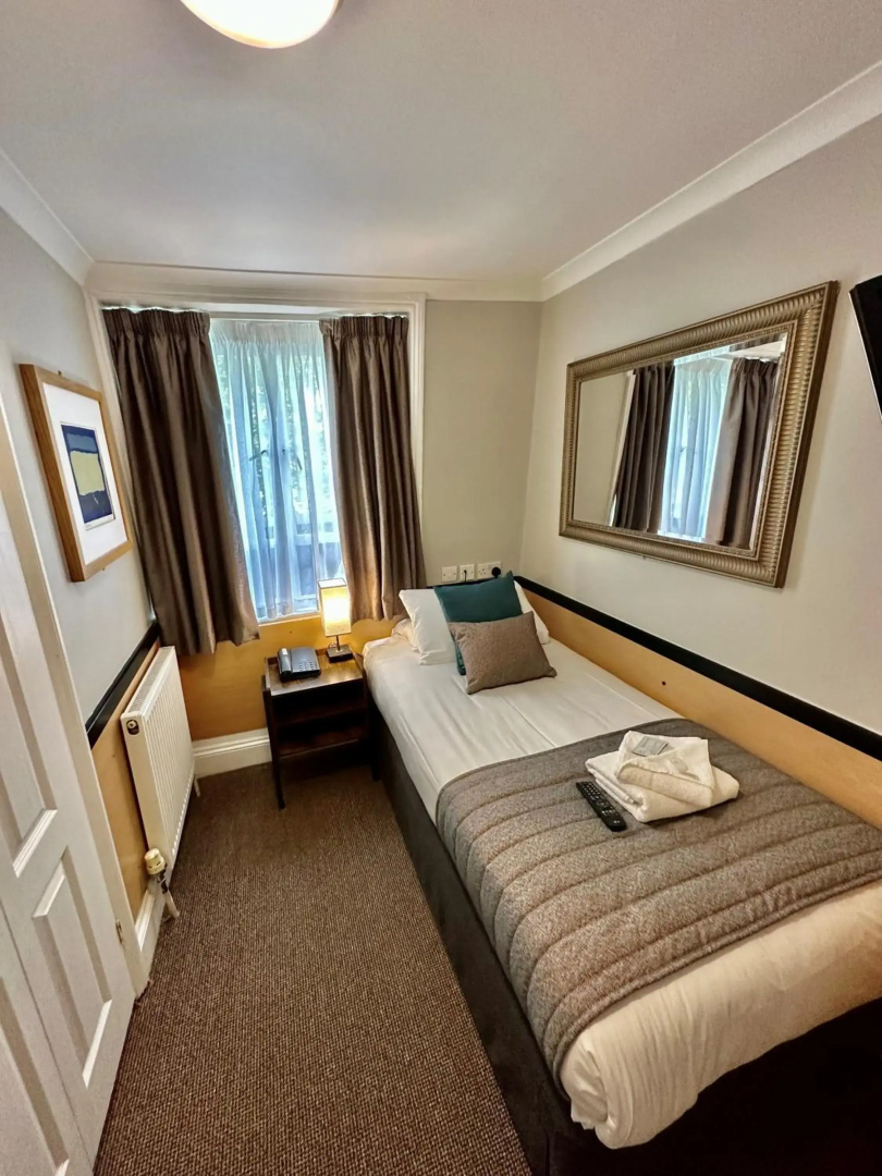 Photo - Tudor Court Hotel