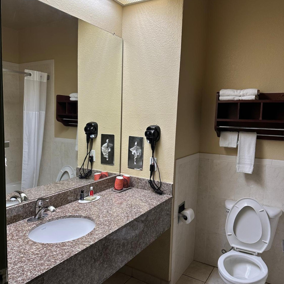 Photo - Red Lion Inn & Suites IAH Airport East