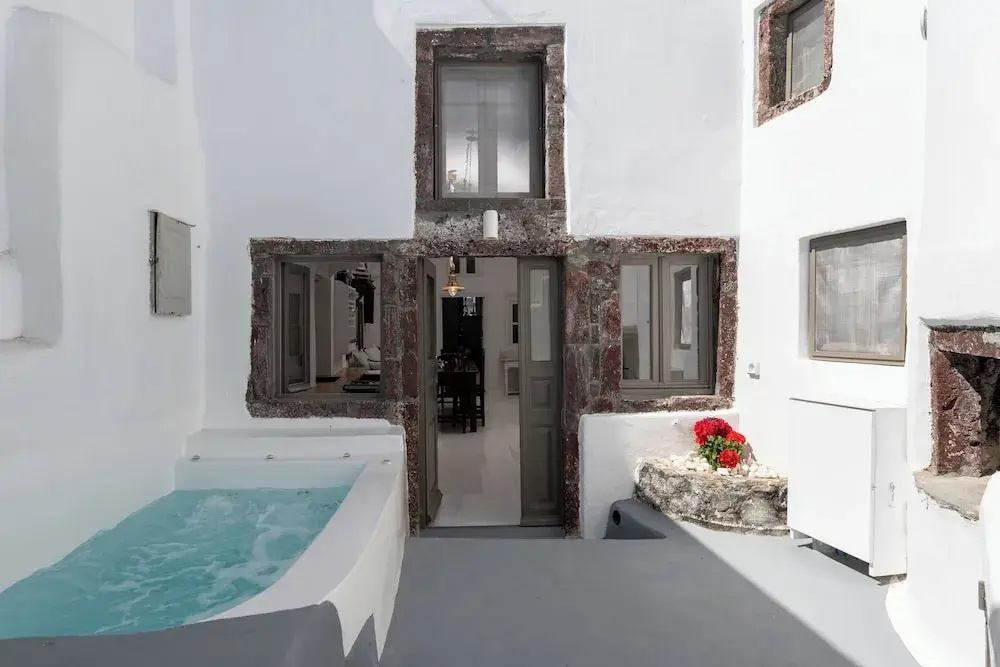 Foto - Astrea Suites "Ostria Cave Villa-outdoor Jacuzzi"