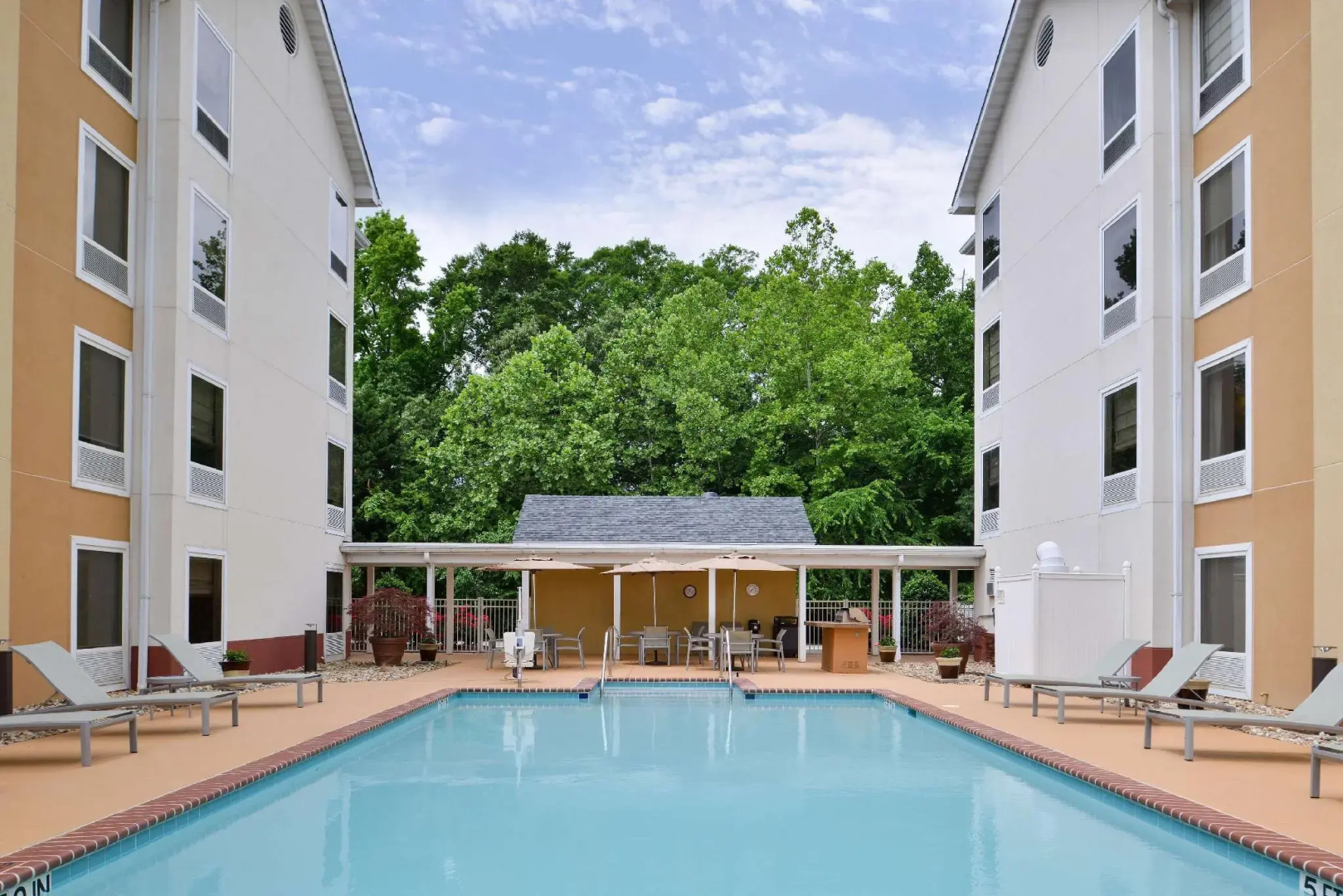Photo - Hampton Inn & Suites Newport News (Oyster Point)