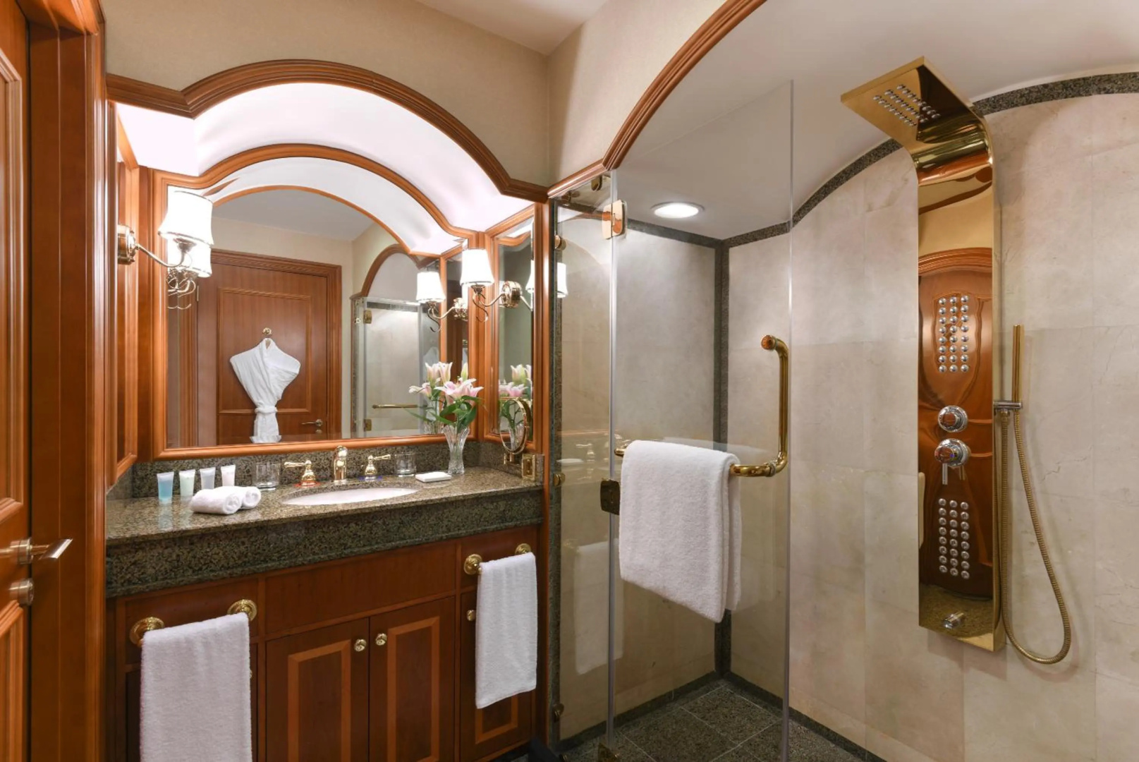 Foto - Al Aziziyah Boutique Hotel By The Torch