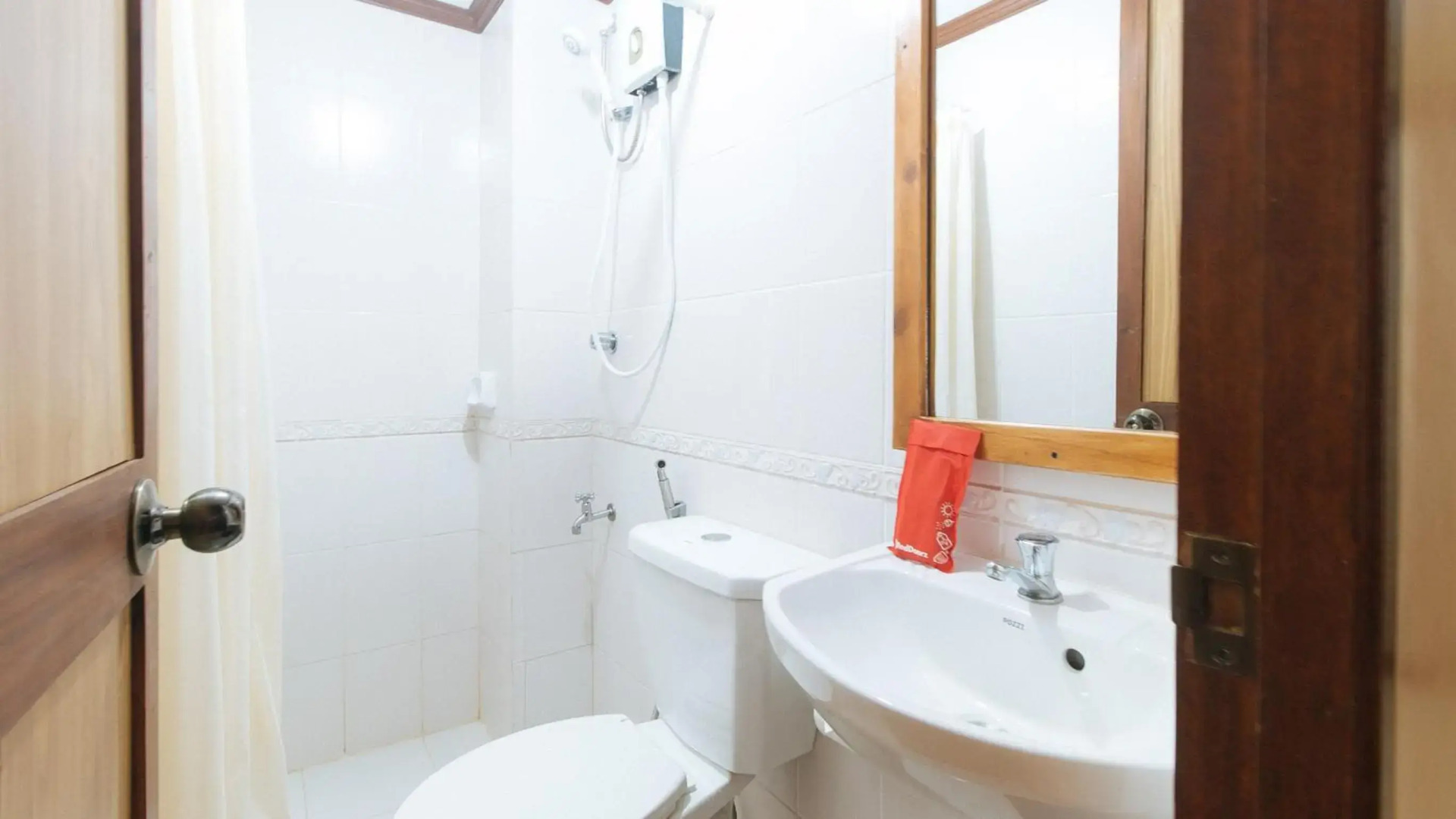 Foto - RedDoorz at Moonwalk Paranaque