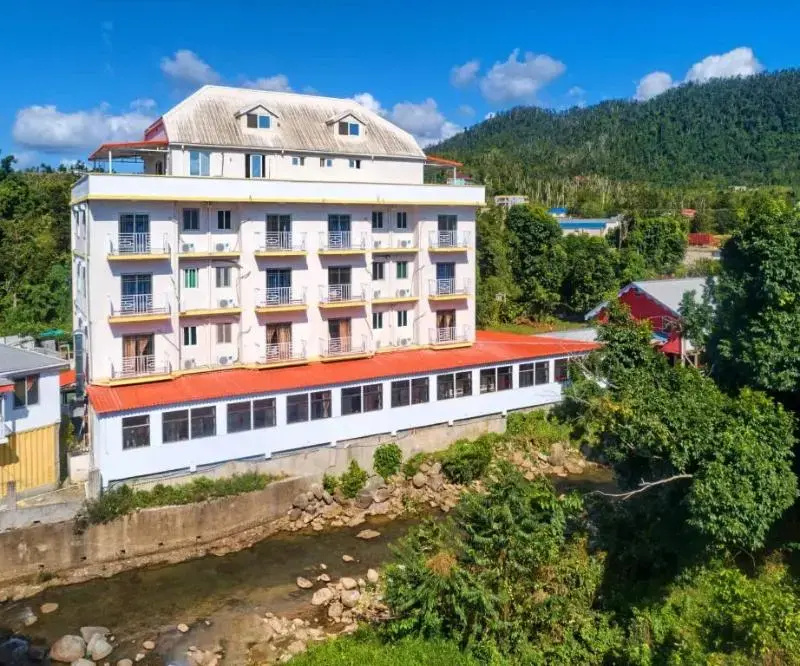 Photo - Riverside Hotel
