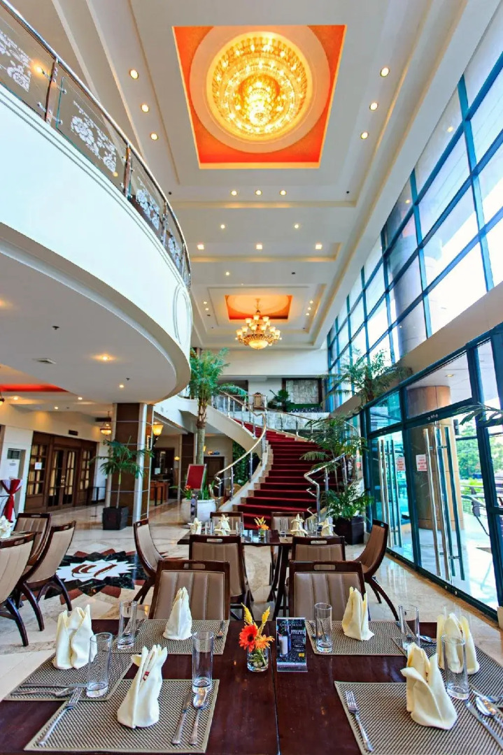 Foto - Sarrosa International Hotel and Residential Suites