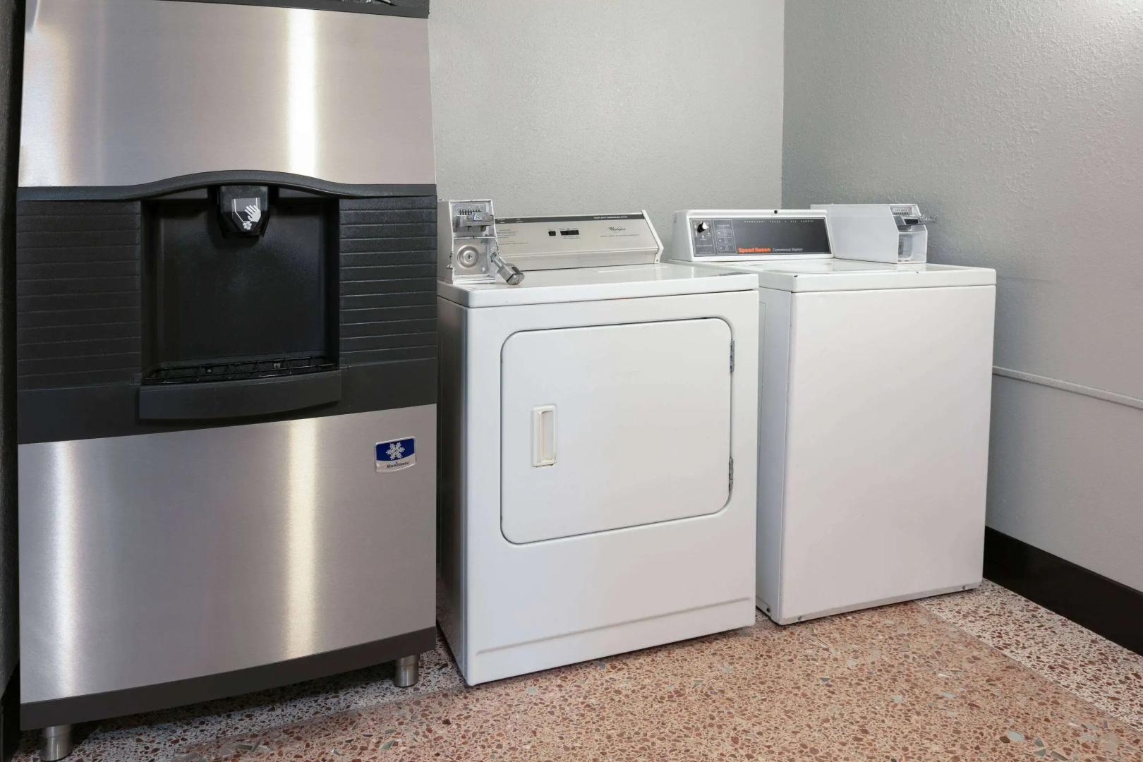 Photo - Wingate by Wyndham DFW / North Irving