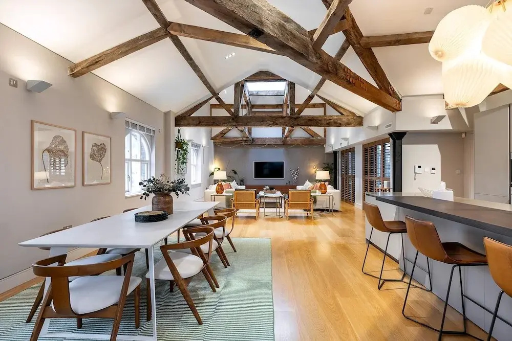 Foto - Pepys House: A Modern Touch of History