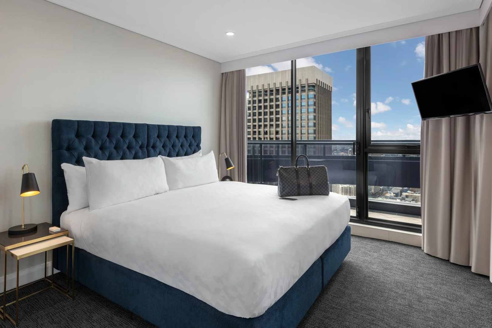 Photo - Meriton Suites Pitt Street, Sydney