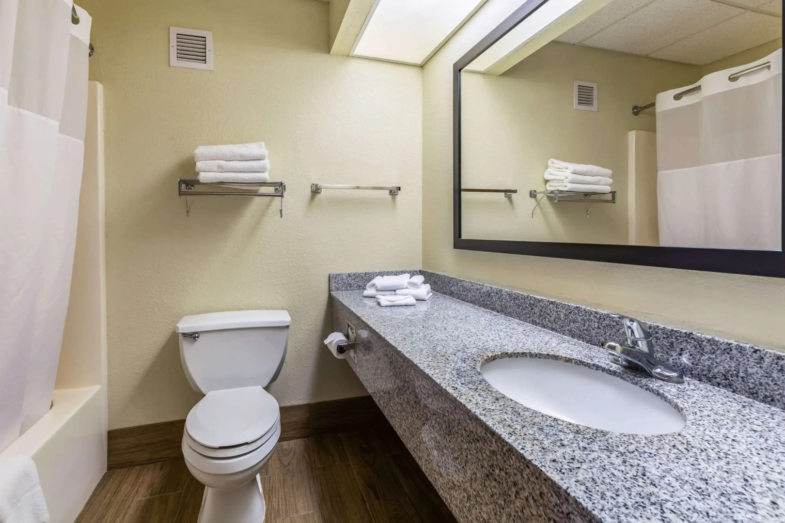 Foto - Quality Inn & Suites