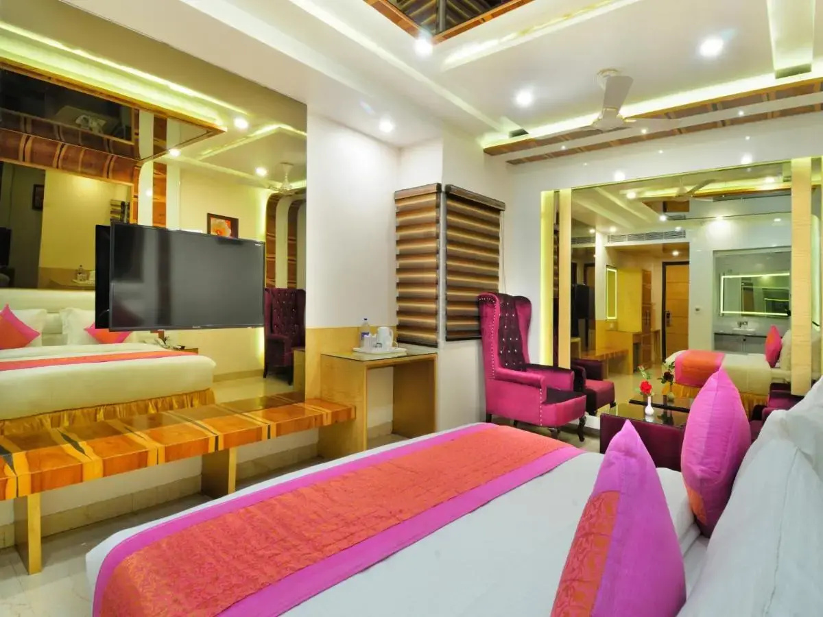 Foto - The Gold Regency - 02 Mins from New Delhi Railway Station