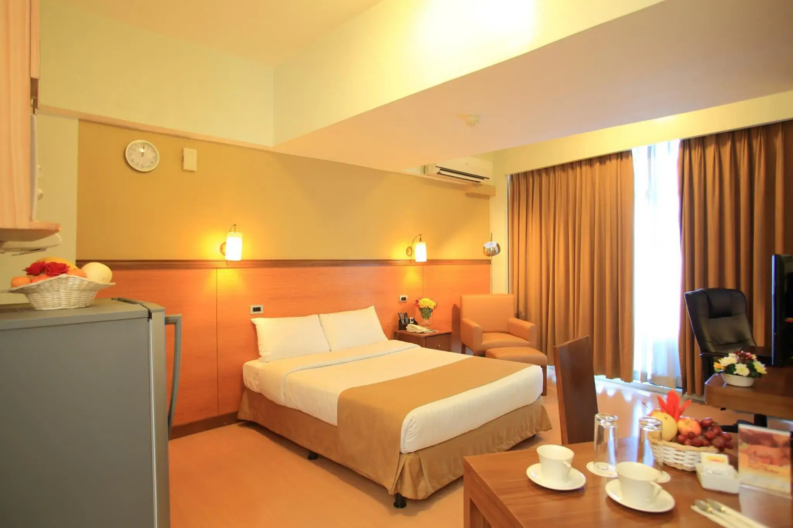 Photo - The Malayan Plaza Hotel