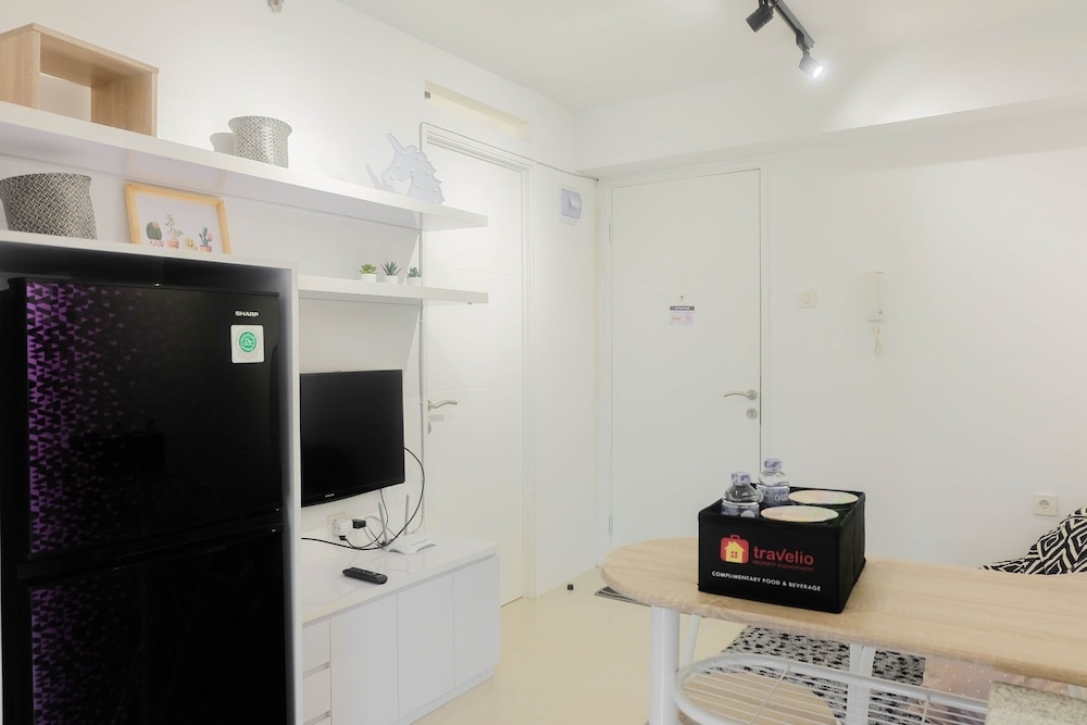 Stylish and Modern 2BR Bassura City Apartment
