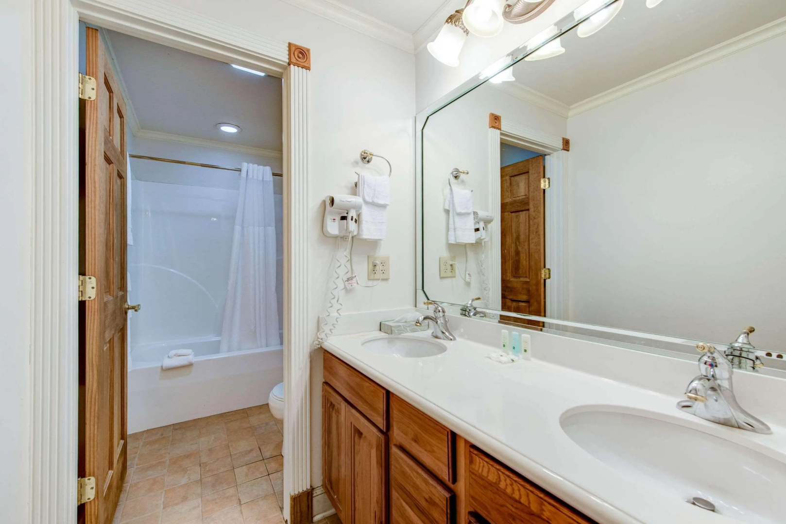 Photo - Quality Inn Creekside - Downtown Gatlinburg