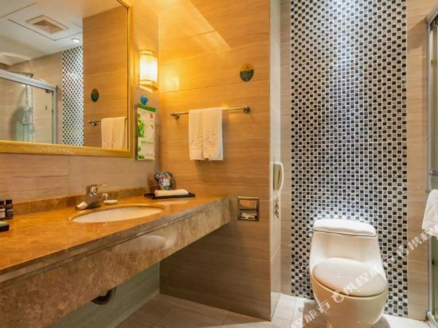 Quanzhou Huian Dongnan Hotel