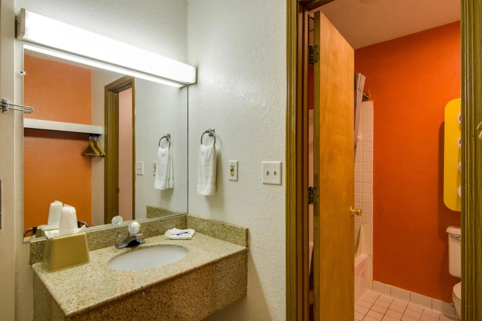 Photo - Motel 6-Waukegan, IL