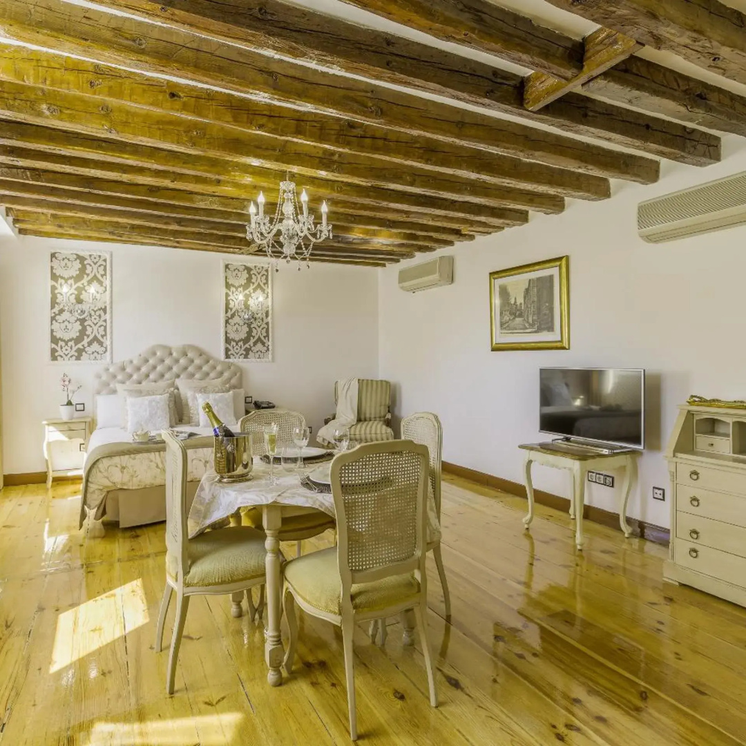 Photo - Oriente Palace Apartments