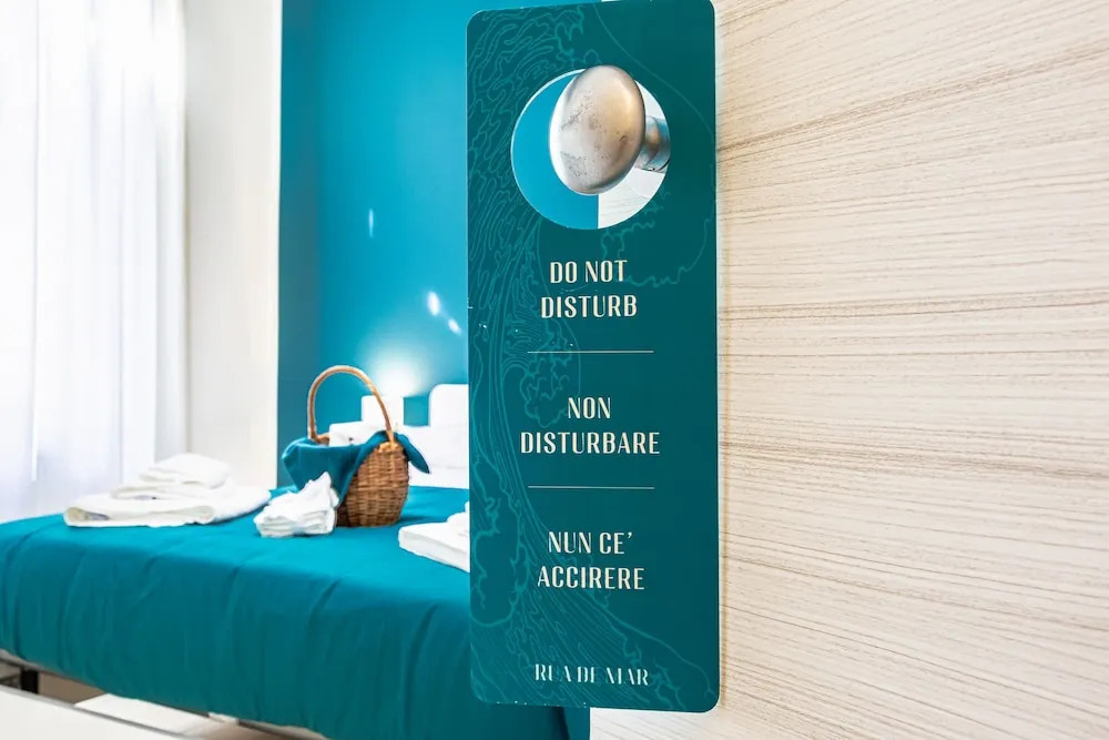 Photo - Rua de Mar Chiatamone