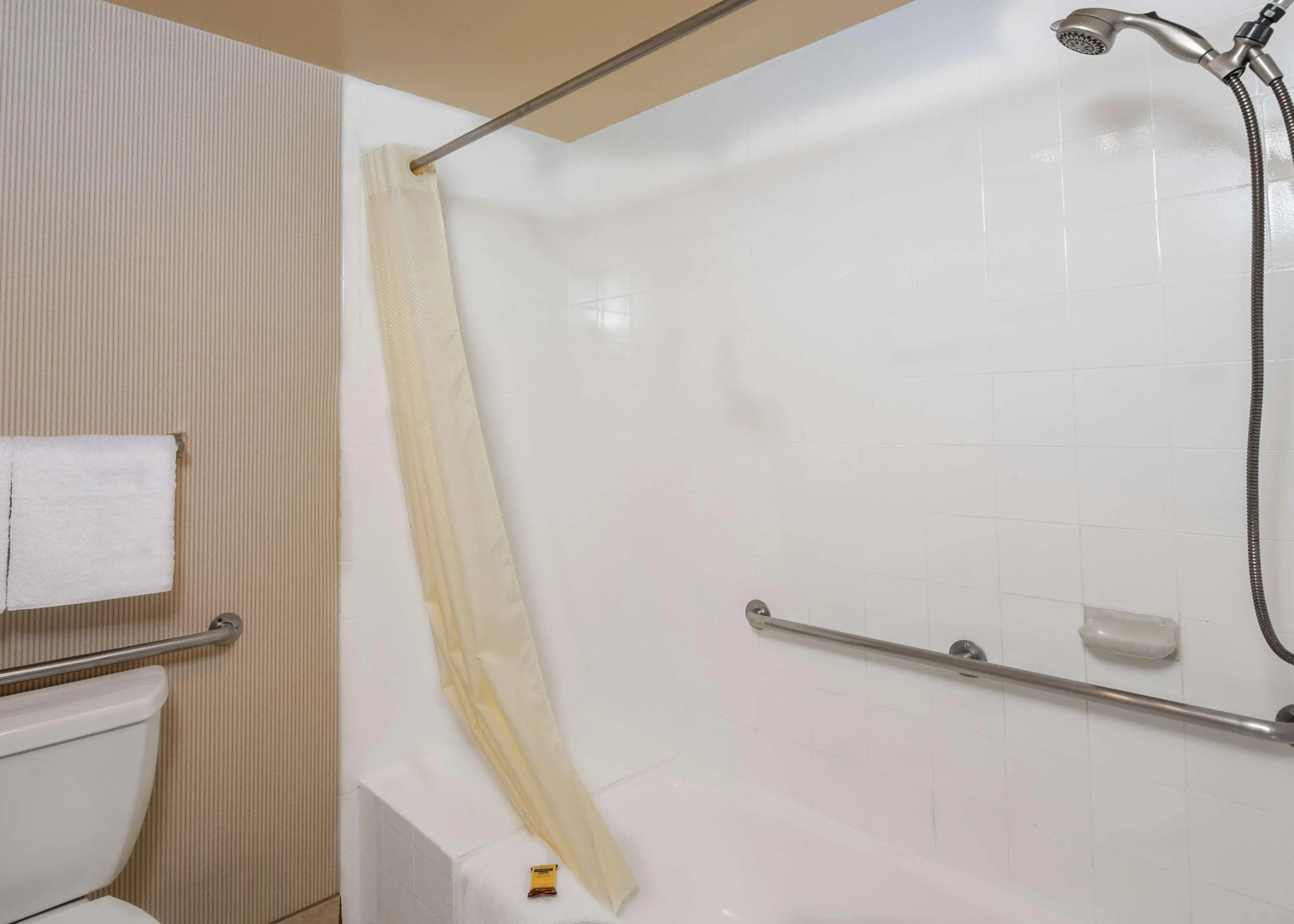 Photo - Best Western Plus Redondo Beach Inn