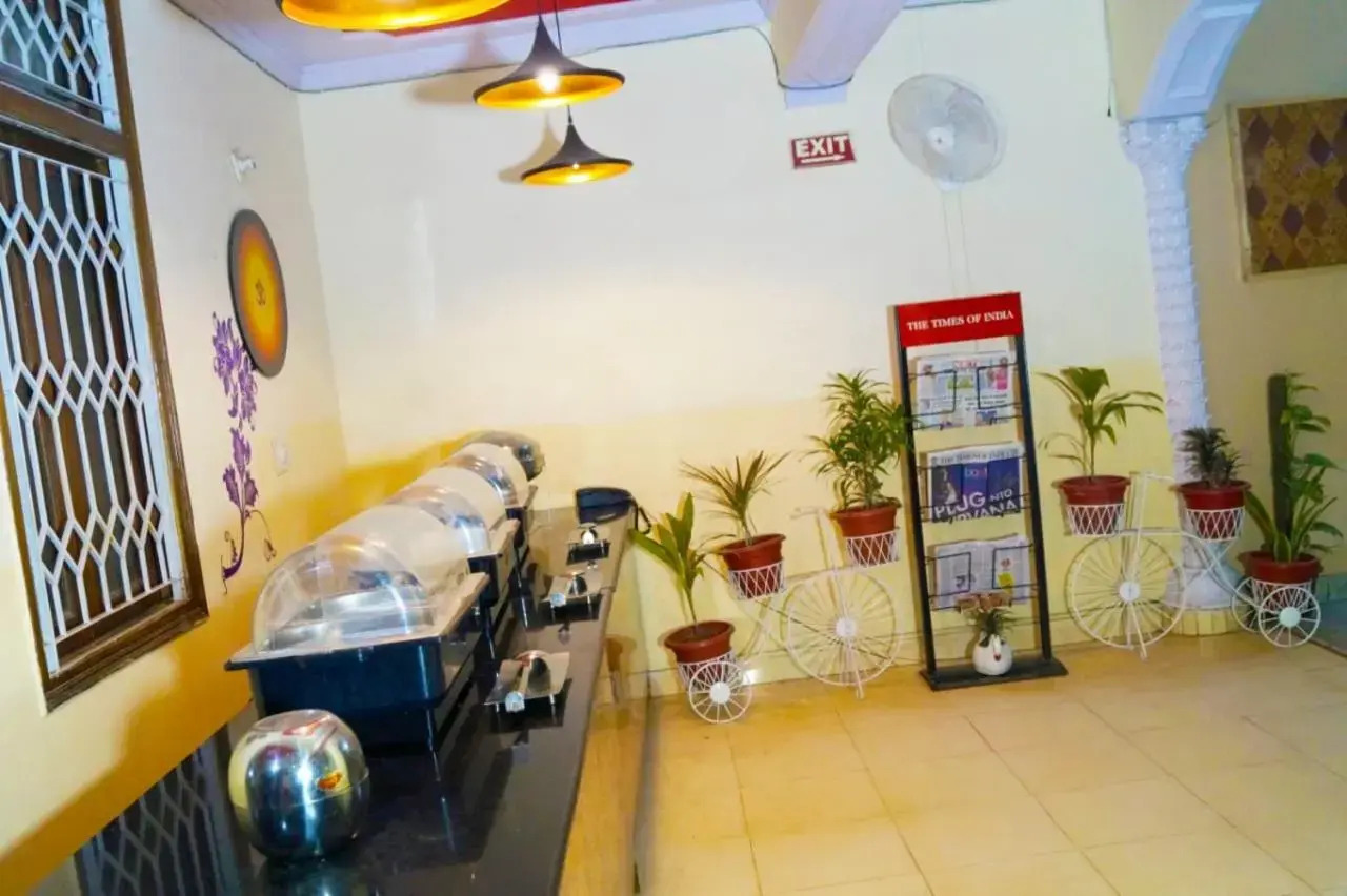 Photo - Hotel De Hocks Deluxe - New Delhi Railway Station