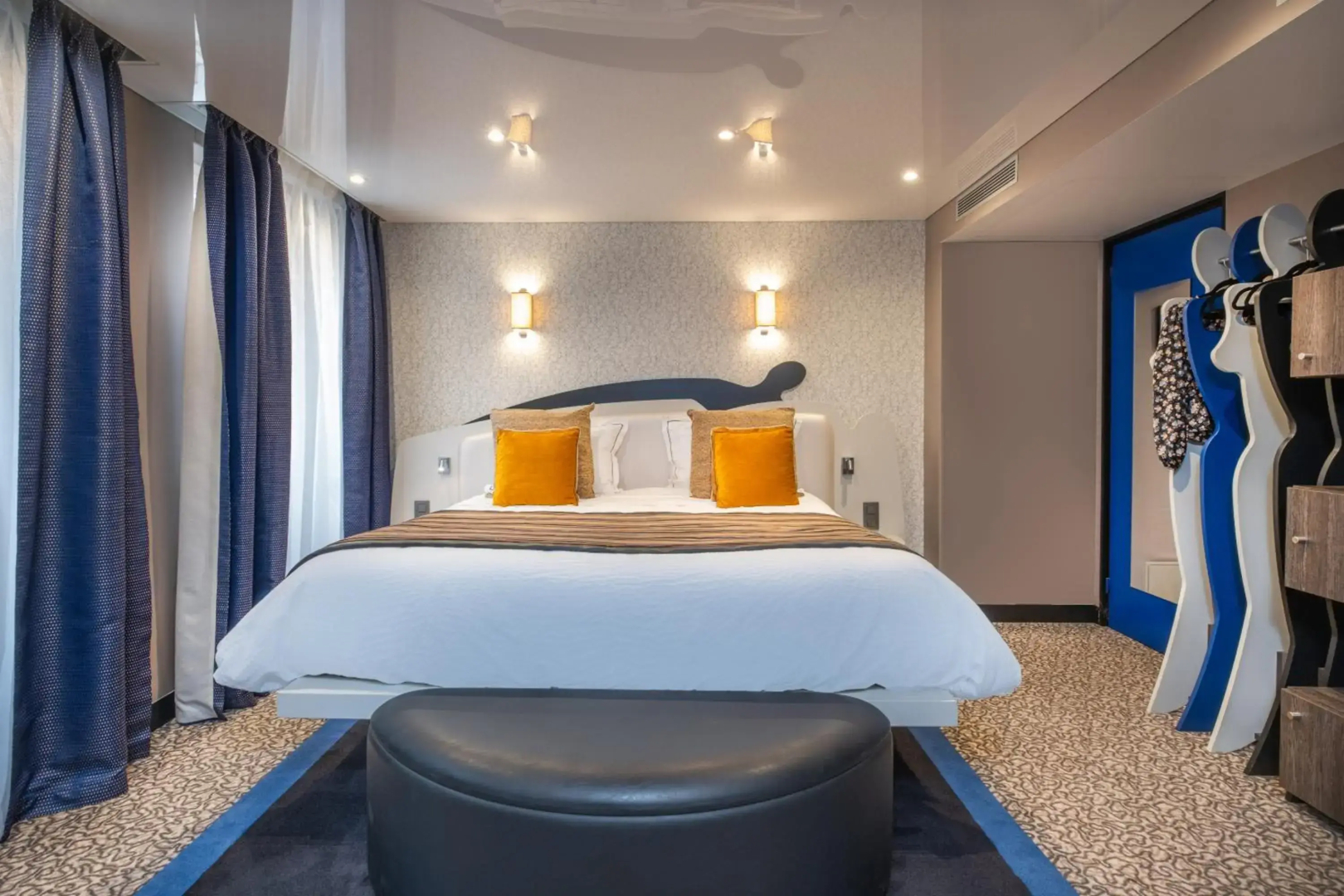 Photo - Summit Pavilion Hotel