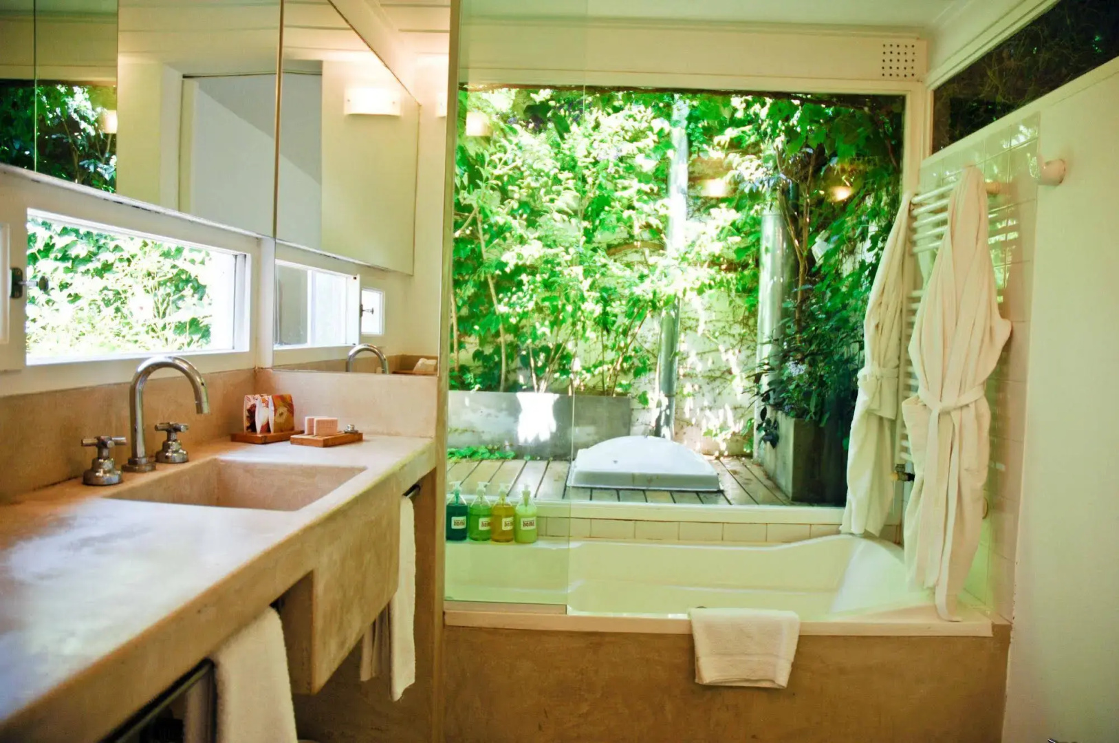 Photo - Home Hotel
