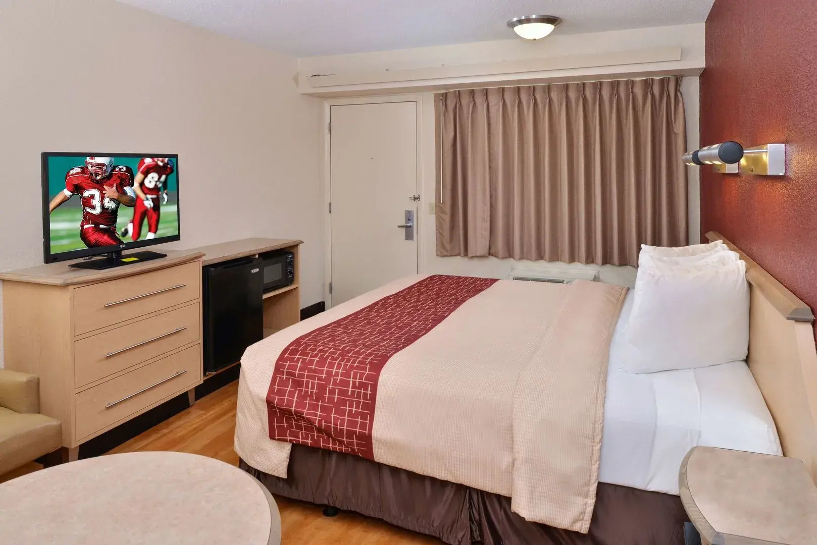 Photo - Super 8 by Wyndham Deerfield - Northbrook