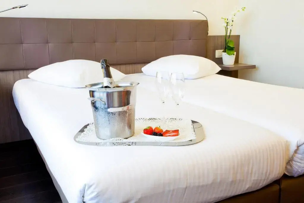 Photo - Theater Hotel