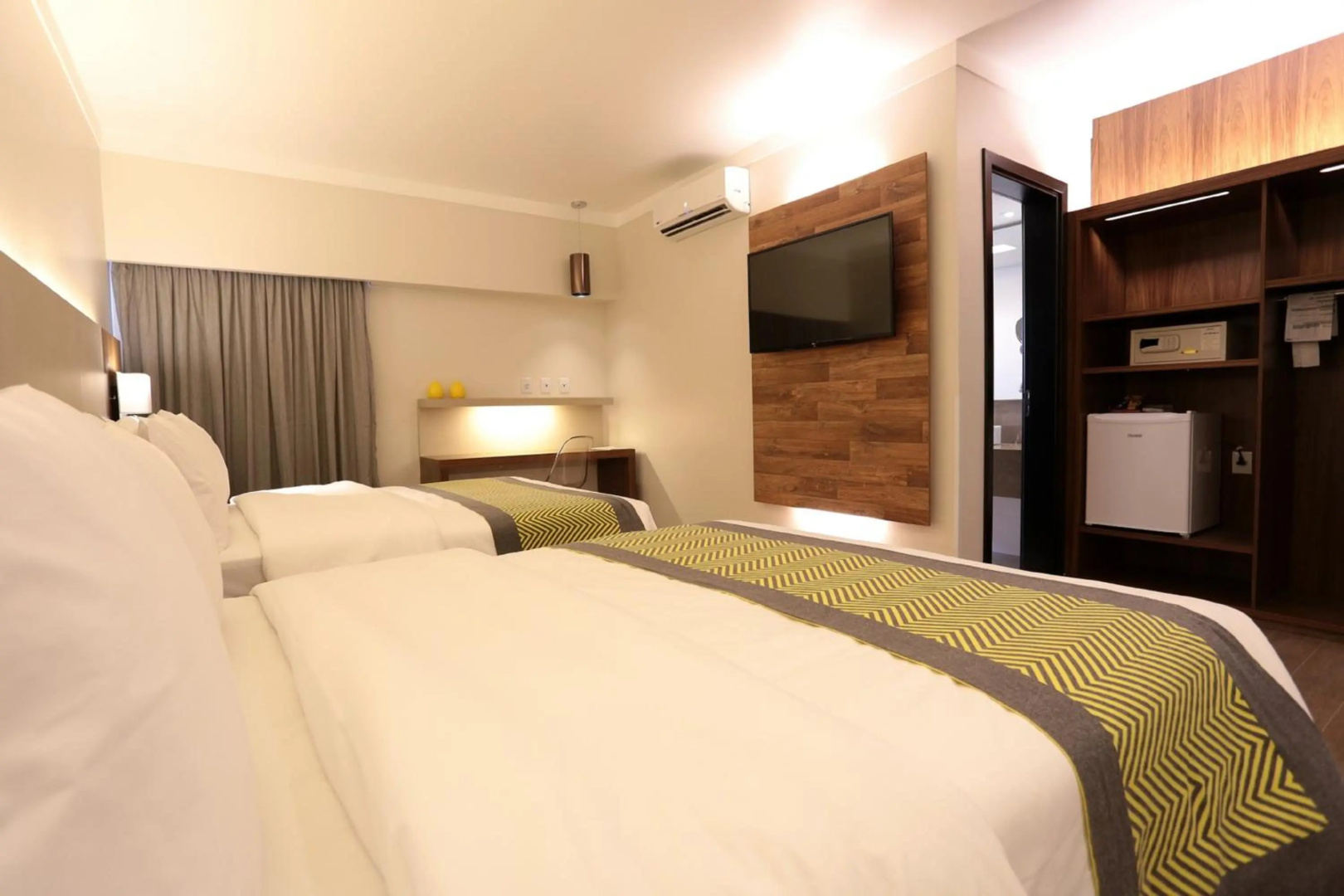 Foto - Oasis Plaza Hotel