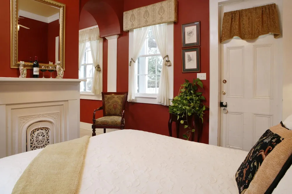 Photo - Ashton's Bed and Breakfast