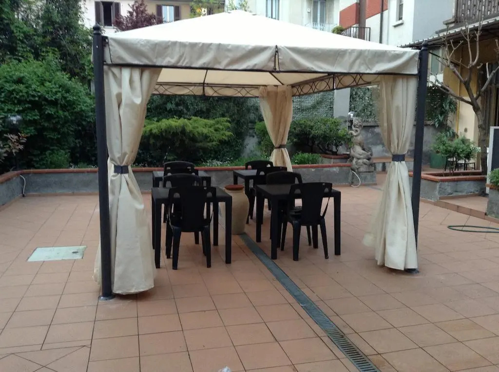 Photo - Sara Hotel