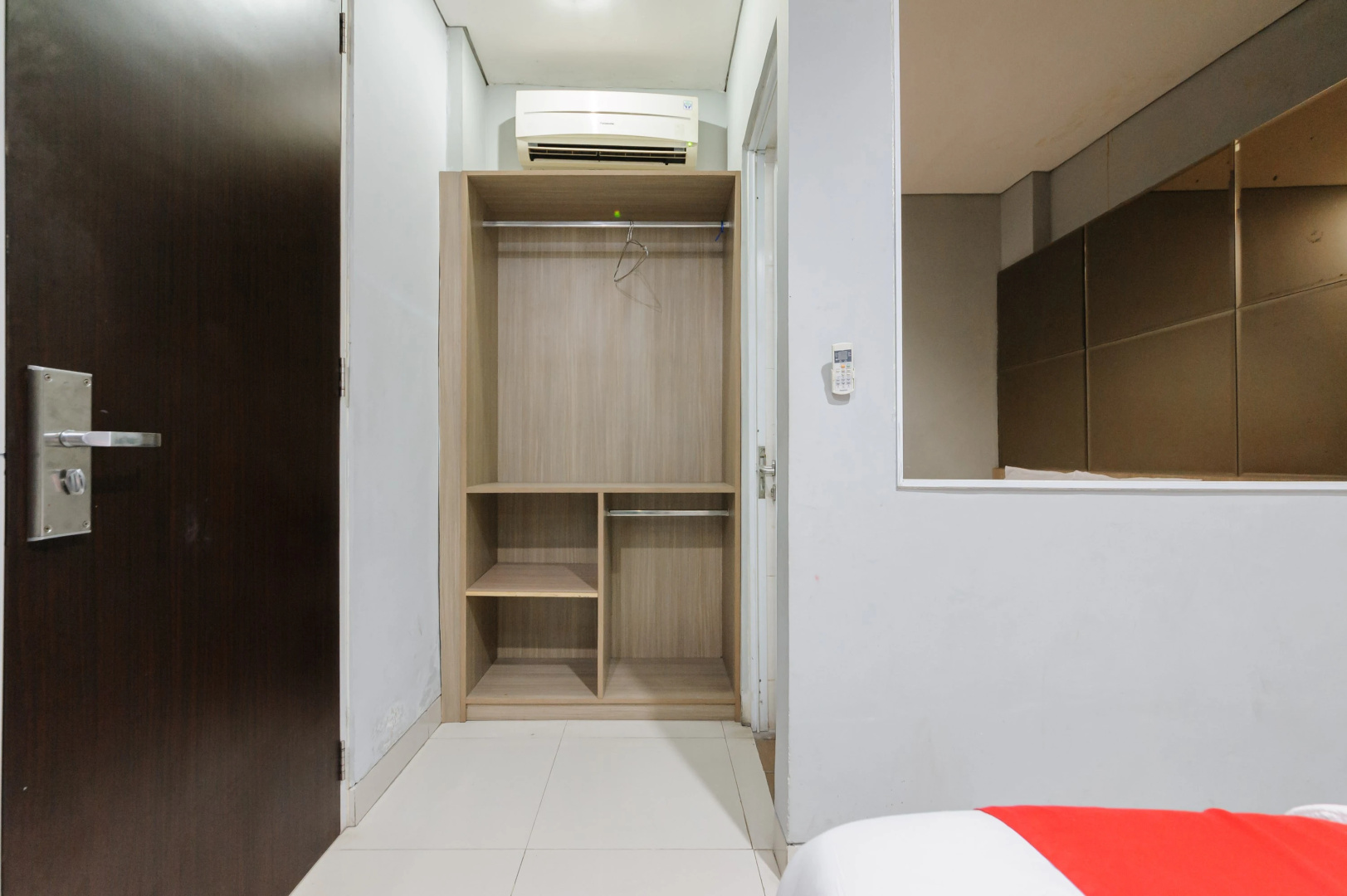 Photo - RedDoorz Plus near Grand Indonesia Jakarta