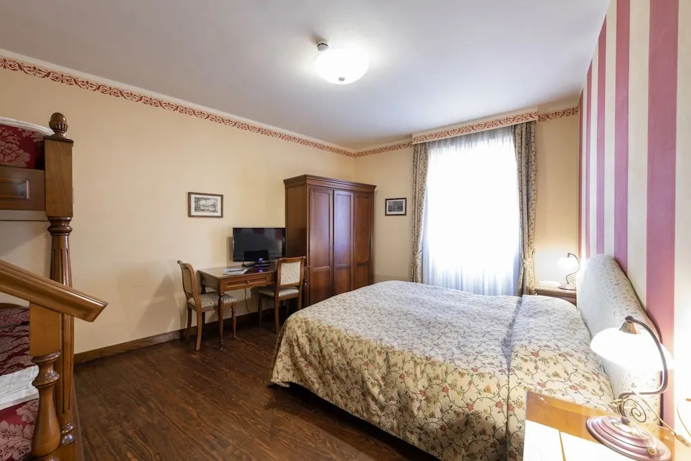 Photo - La Dependance