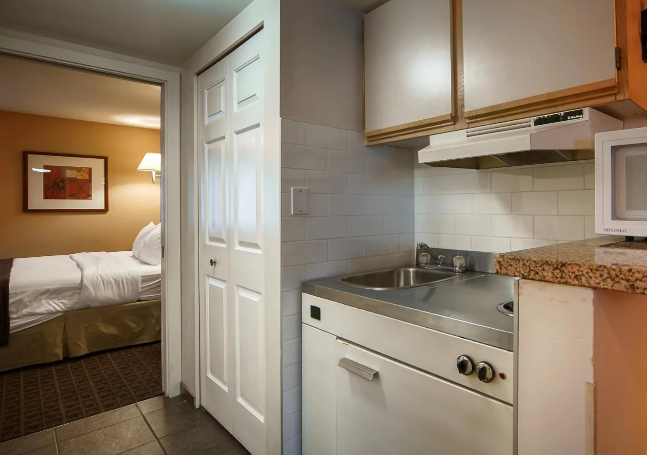 Photo - North Vancouver Hotel