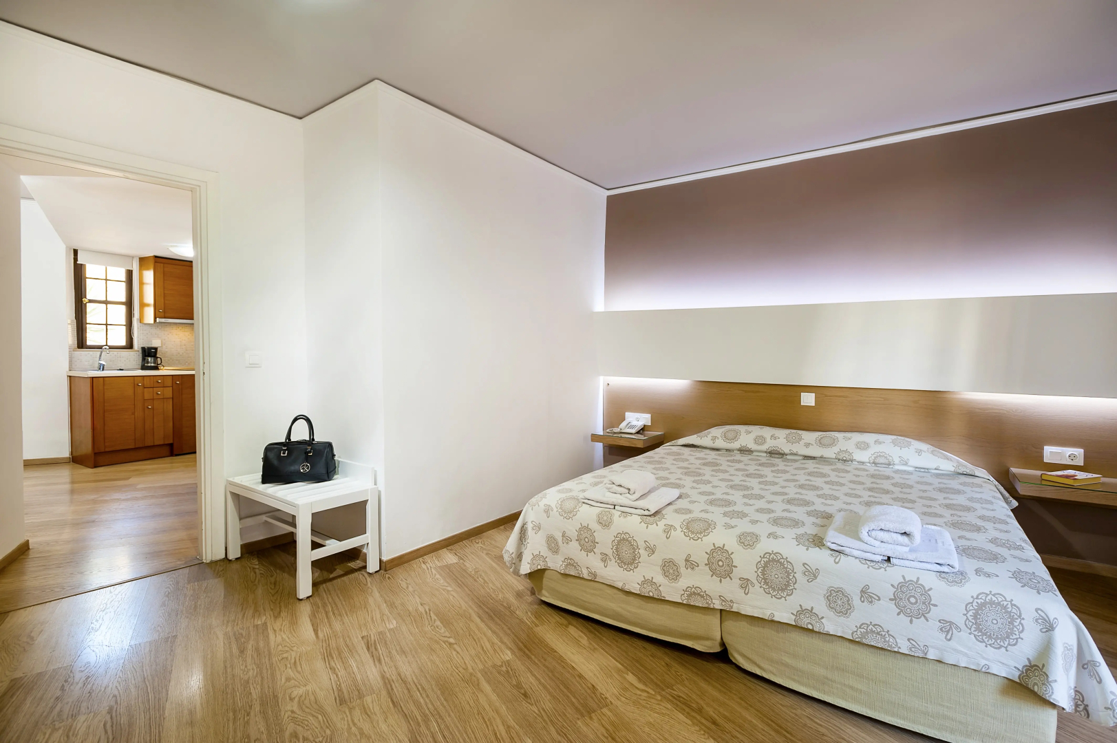 Photo - Elina Hotel Apartments