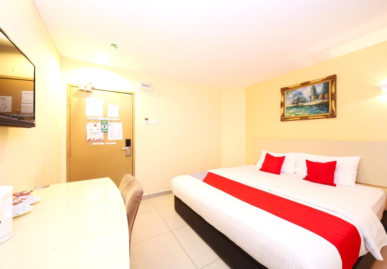 OYO 635 Seven Days Hotel