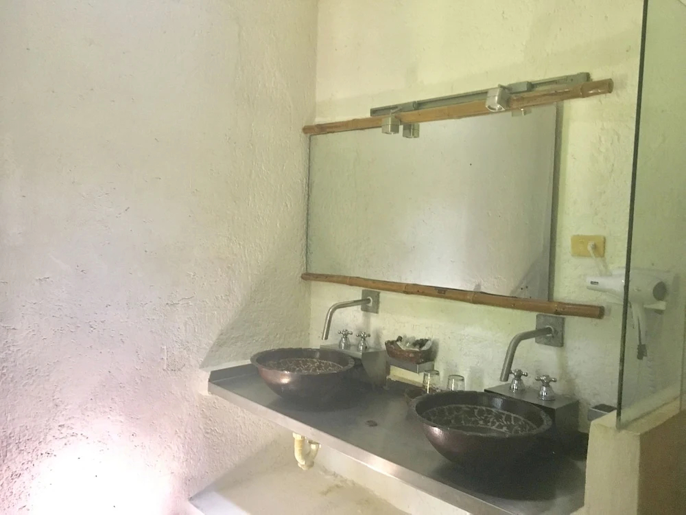 Photo - Maria's Kan Kin