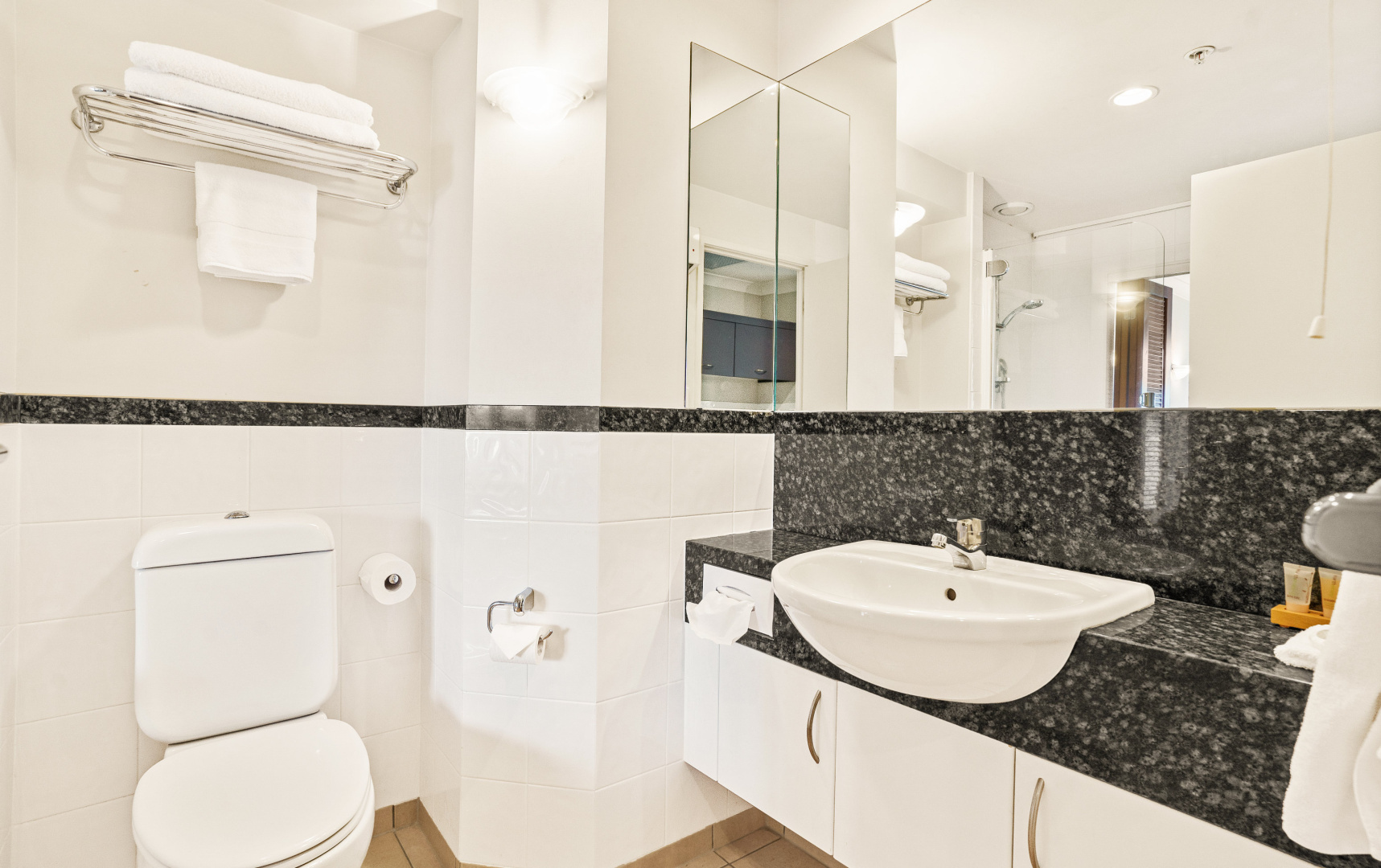 Photo - Parkside Hotel & Apartments