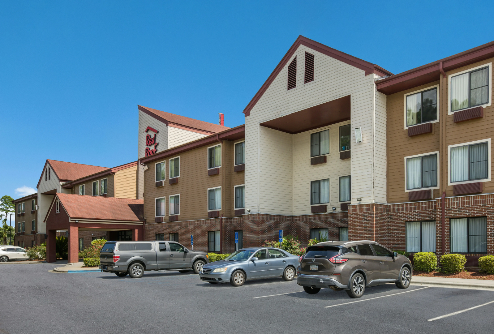 Photo - Red Roof Inn & Suites Savannah Airport